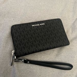 Michael Kors wristlet